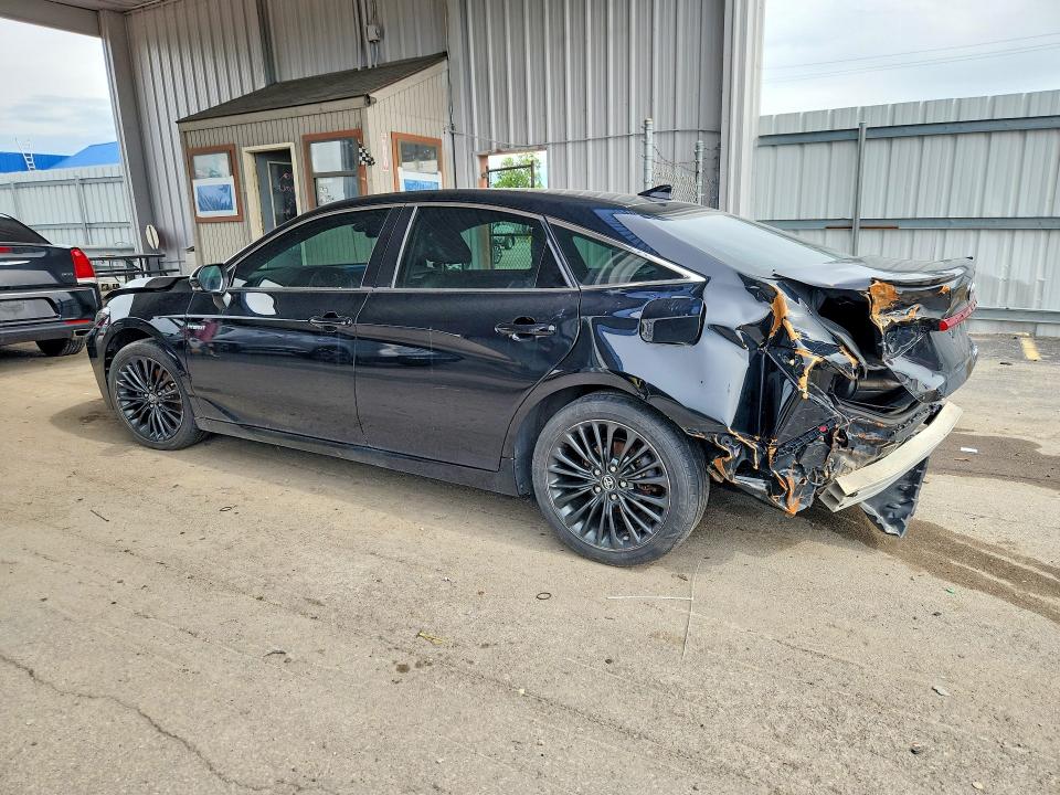 Photo 2 from auction – 2019 TOYOTA AVALON HYBRID with VIN 4T1B21FB4KU001600