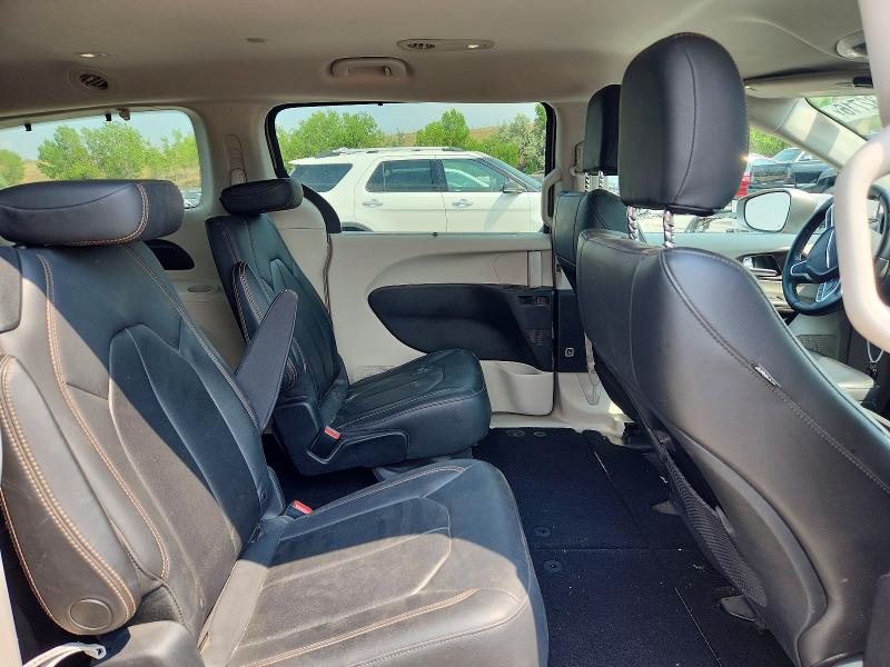 Photo 11 from auction – 2017 CHRYSLER PACIFICA with VIN 2C4RC1BG4HR660042
