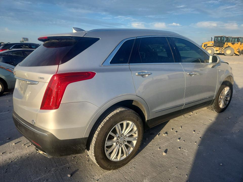 Photo 3 from auction – 2019 CADILLAC XT5 with VIN 1GYKNARS6KZ266720