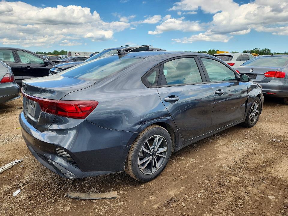 Photo 3 from auction – 2022 KIA FORTE with VIN 3KPF24AD7NE441183