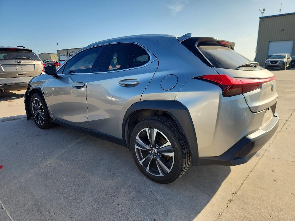Photo 2 from auction – 2020 LEXUS UX with VIN JTHX3JBH0L2023459