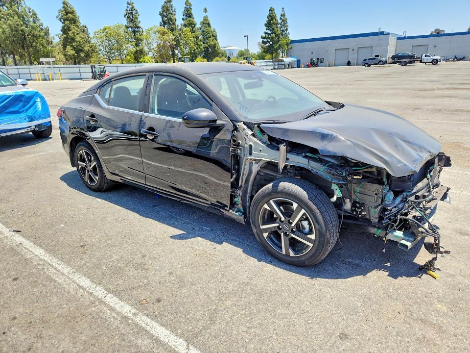 Снимка 4 от търг – 2025 NISSAN SENTRA с VIN 3N1AB8CV3SY337102