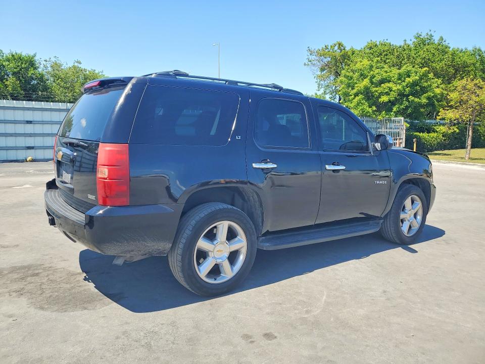 Снимка 3 от търг – 2011 CHEVROLET TAHOE с VIN 1GNSCBE00BR140835