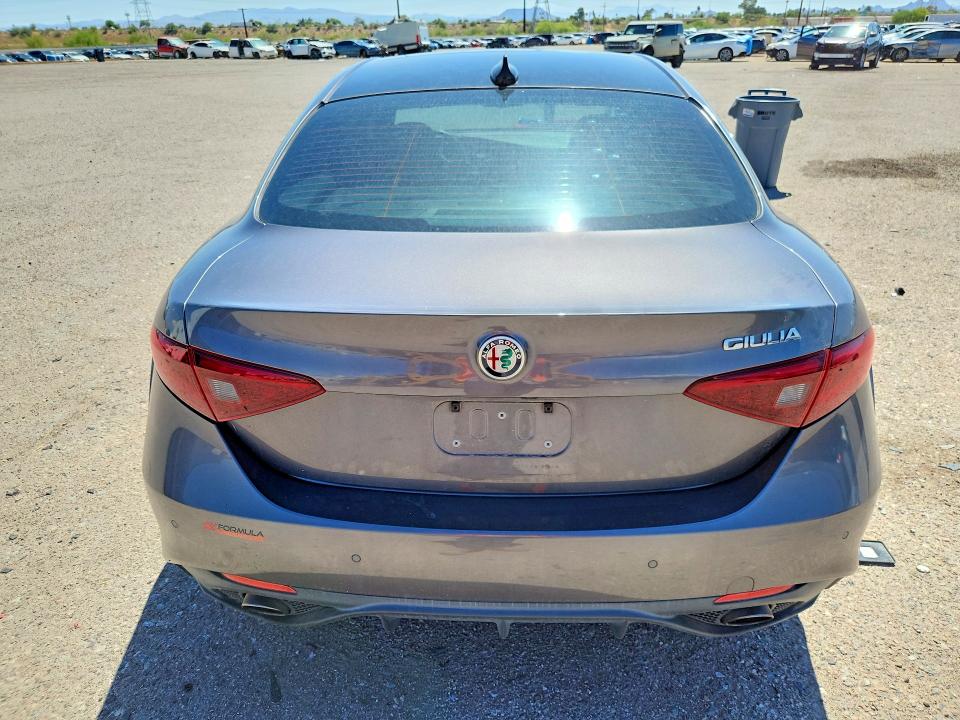 Photo 6 from auction – 2017 ALFA ROMEO GIULIA with VIN ZARFAECN0H7534409