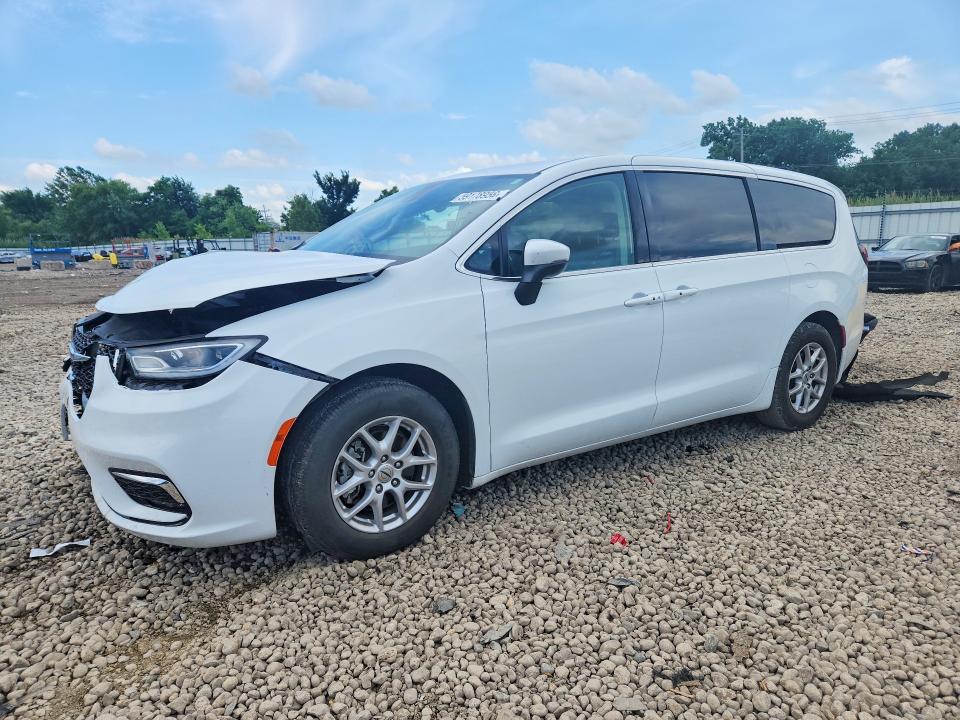 CHRYSLER PACIFICA 2023 with VIN 2C4RC1BG0PR571941 - Photo from auction
