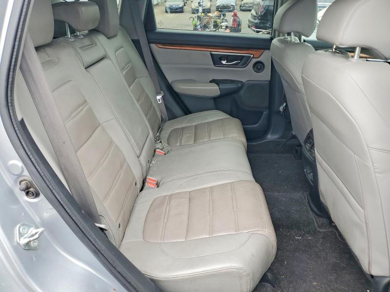 Photo 11 from auction – 2017 HONDA CR-V with VIN 2HKRW2H85HH674896