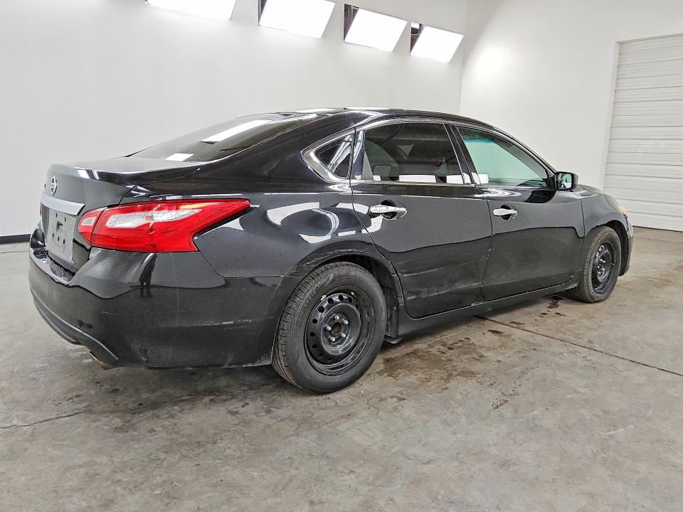 Photo 3 from auction – 2017 NISSAN ALTIMA with VIN 1N4AL3AP7HN358662