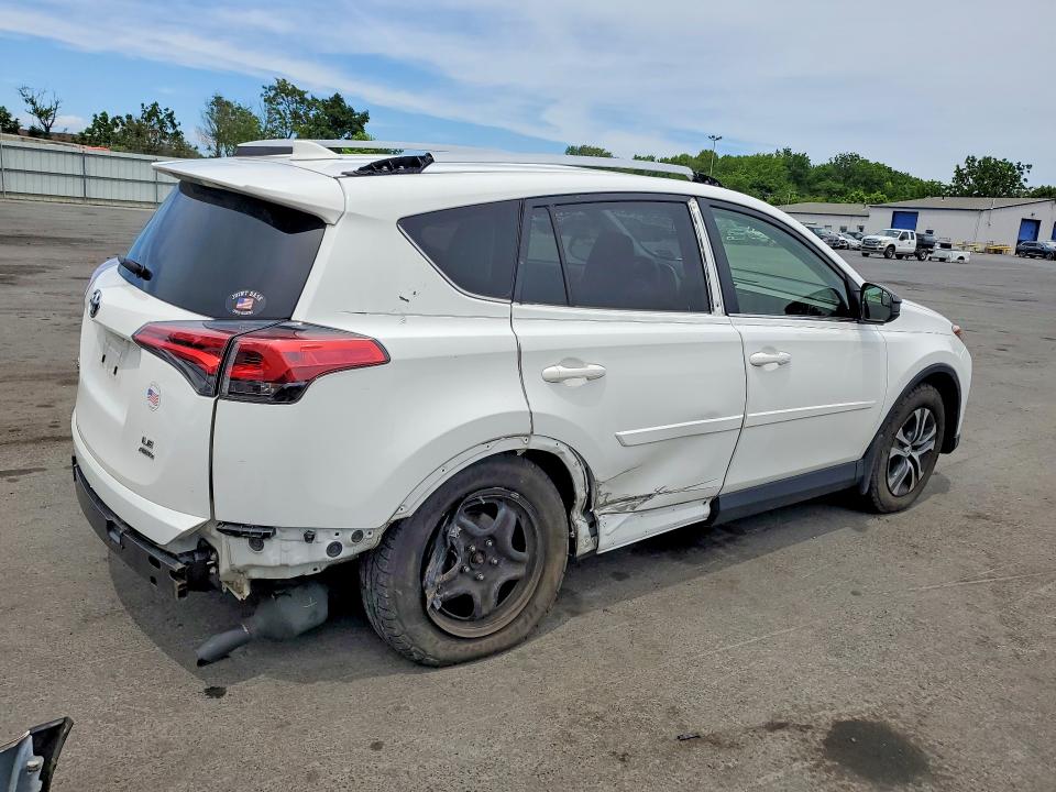 Photo 3 from auction – 2016 TOYOTA RAV4 with VIN JTMBFREVXGD196886