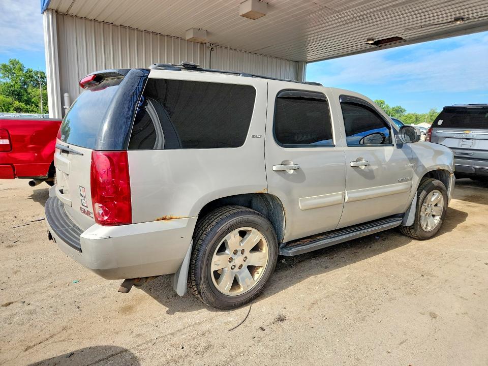 Photo 3 from auction – 2007 GMC YUKON with VIN 1GKFK13067J329283