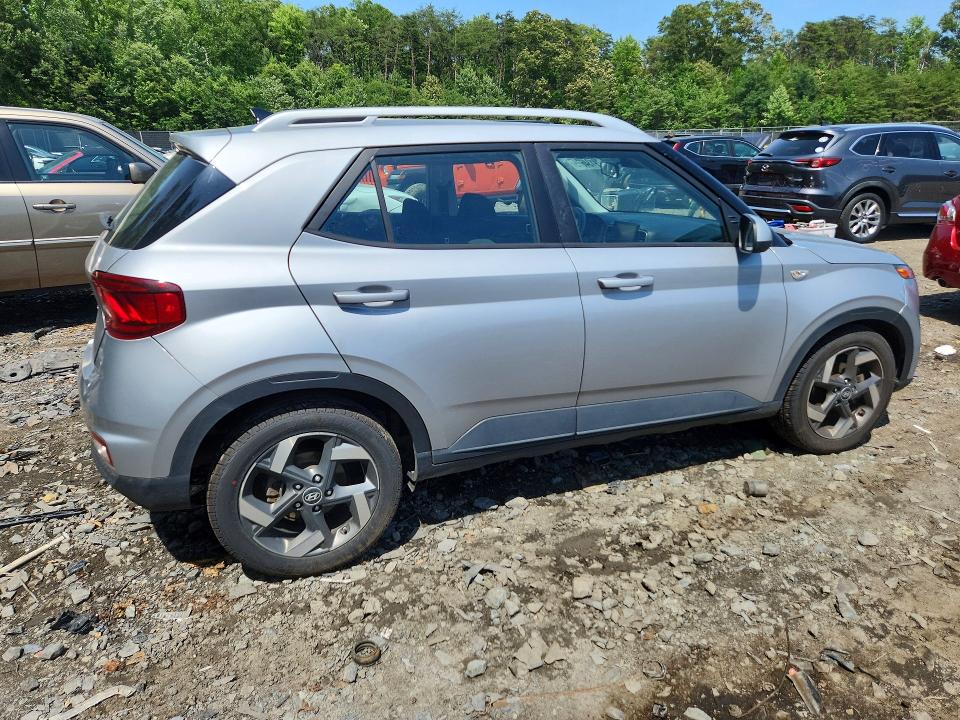 Photo 3 from auction – 2022 HYUNDAI VENUE with VIN KMHRC8A32NU189381