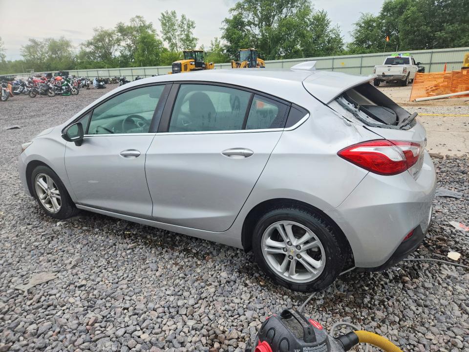 Photo 2 from auction – 2018 CHEVROLET CRUZE with VIN 3G1BE6SM5JS599347