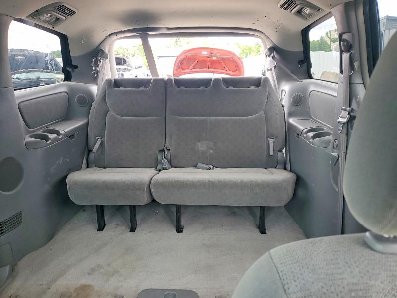 Photo 10 from auction – 2005 TOYOTA SIENNA with VIN 5TDZA22C95S267312