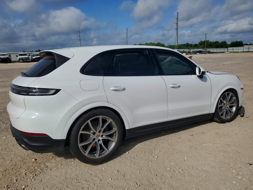 Photo 3 from auction – 2024 PORSCHE CAYENNE with VIN WP1AA2AY4RDA06552