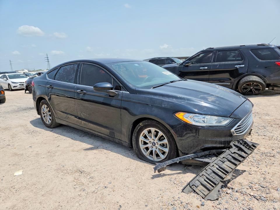 Photo 4 from auction – 2018 FORD FUSION with VIN 3FA6P0G72JR283713