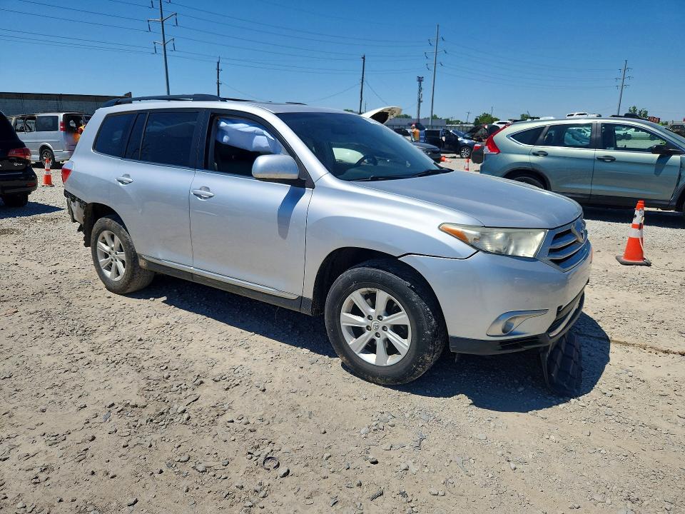 Photo 4 from auction – 2012 TOYOTA HIGHLANDER with VIN 5TDBK3EH8CS148014
