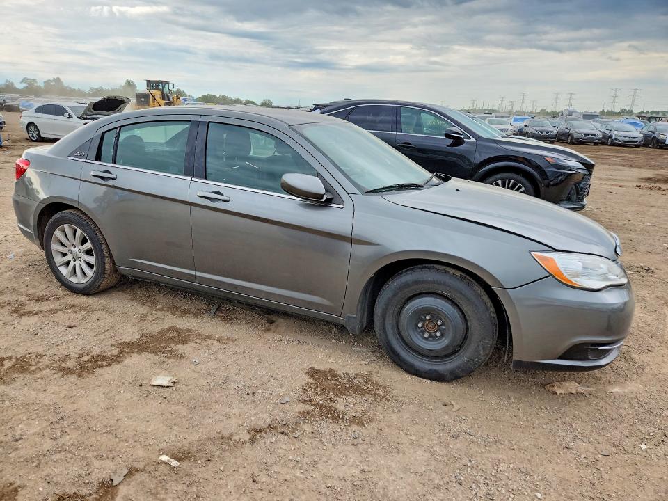 Photo 4 from auction – 2013 CHRYSLER 200 with VIN 1C3CCBBB3DN593784