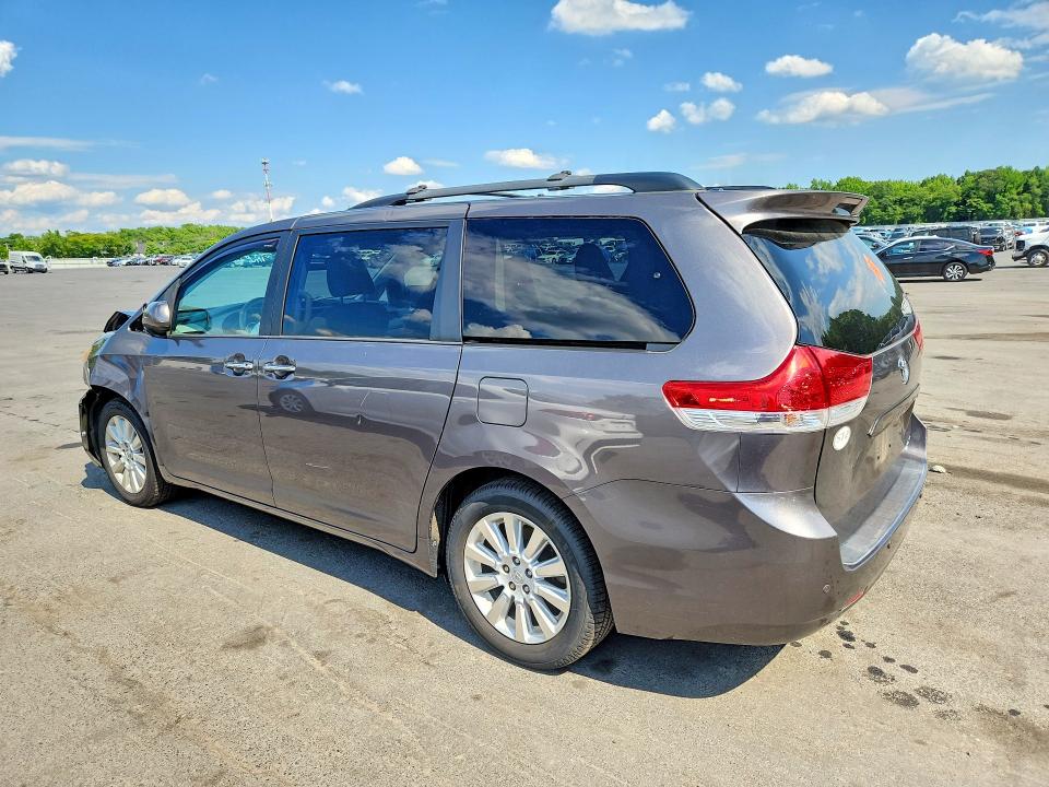 Photo 2 from auction – 2013 TOYOTA SIENNA with VIN 5TDDK3DC0DS050398
