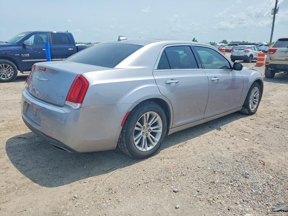 Photo 3 from auction – 2017 CHRYSLER 300 with VIN 2C3CCAEGXHH570504