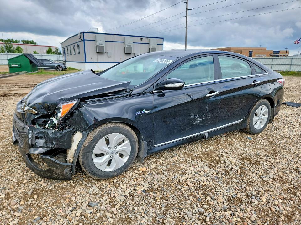 HYUNDAI SONATA 2014 with VIN KMHEC4A46EA110053 - Photo from auction
