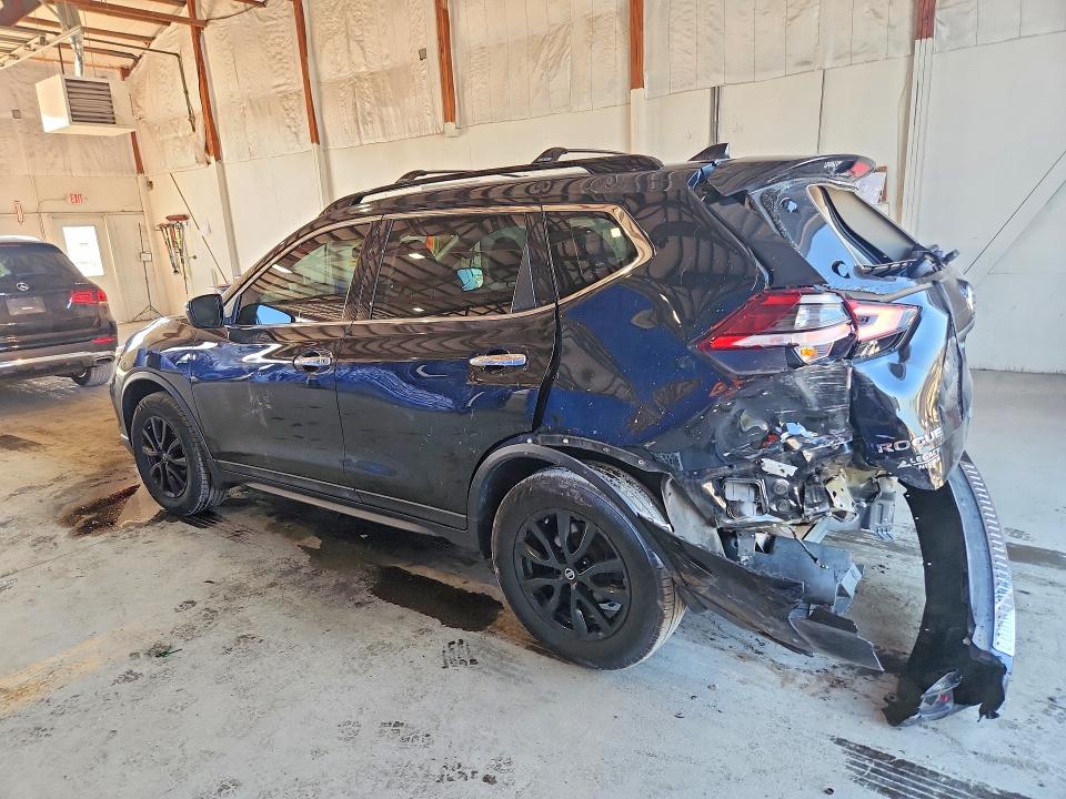 Photo 2 from auction – 2017 NISSAN ROGUE with VIN 5N1AT2MV0HC804897