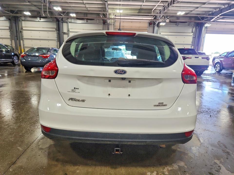 Photo 6 from auction – 2016 FORD FOCUS with VIN 1FADP3K23GL258329
