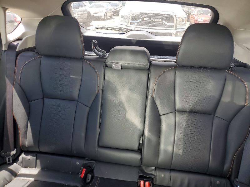 Photo 10 from auction – 2018 SUBARU CROSSTREK with VIN JF2GTAJC1JH313843