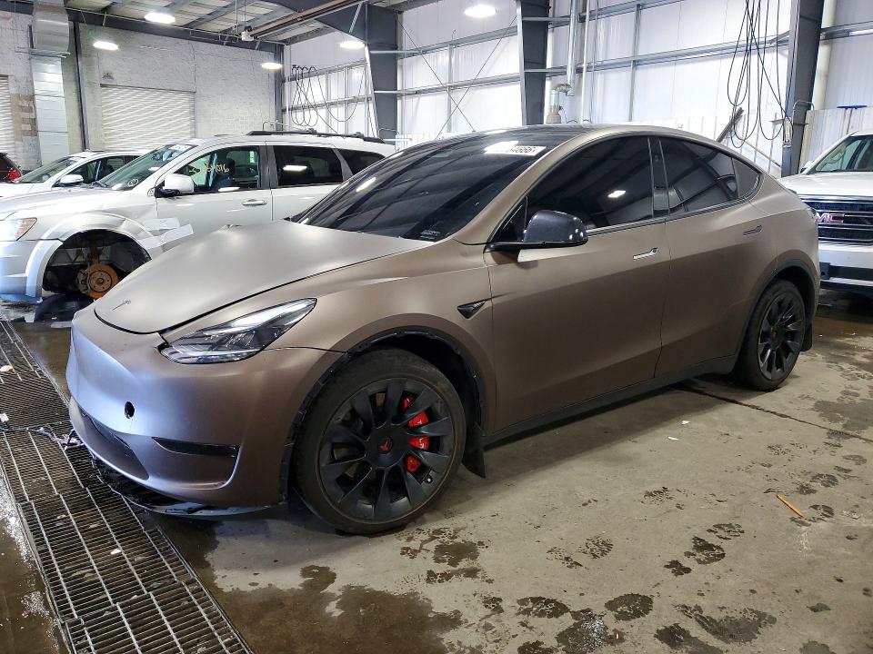 TESLA MODEL Y 2024 with VIN 7SAYGDEE2RF164989 - Photo from auction