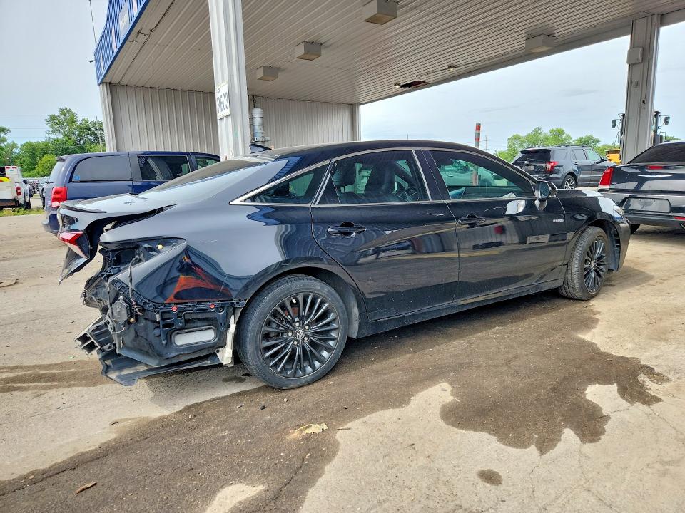 Photo 3 from auction – 2019 TOYOTA AVALON HYBRID with VIN 4T1B21FB4KU001600