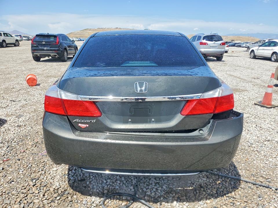 Photo 6 from auction – 2015 HONDA ACCORD with VIN 1HGCR2F37FA011517