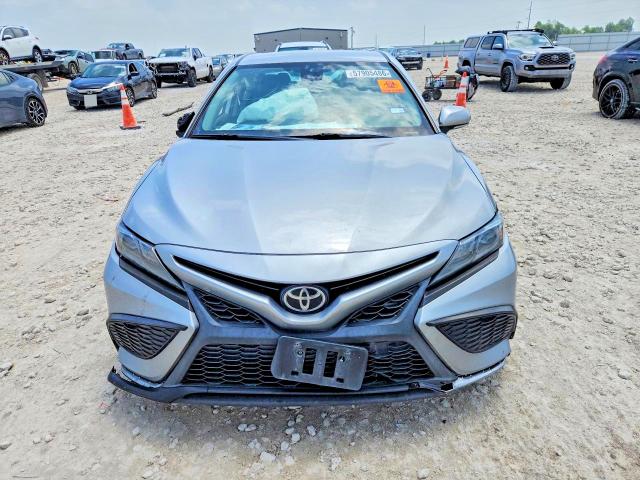 Photo 5 from auction – 2022 TOYOTA CAMRY with VIN 4T1G11AK7NU004401
