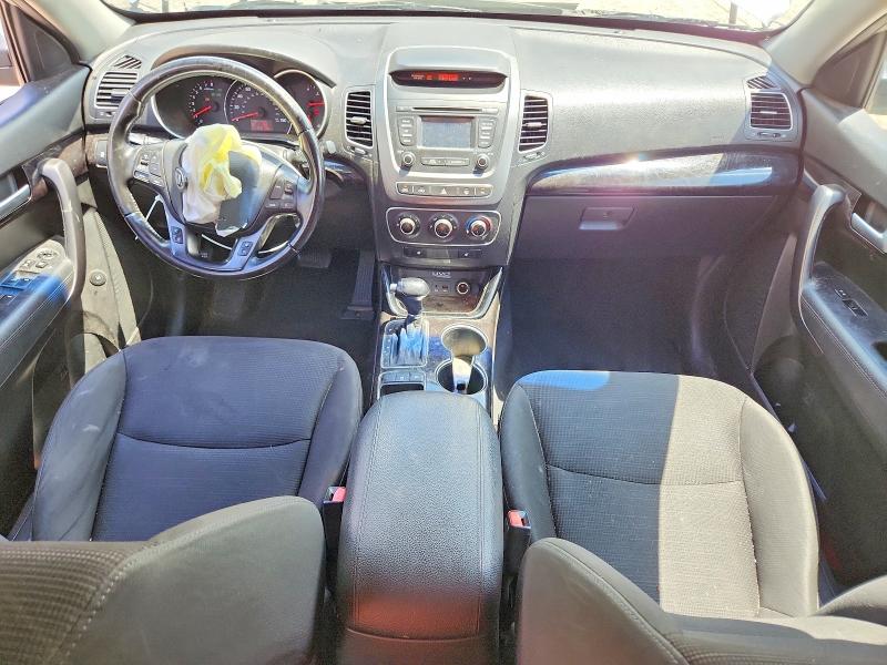 Photo 8 from auction – 2014 KIA SORENTO with VIN 5XYKT3A65EG455061