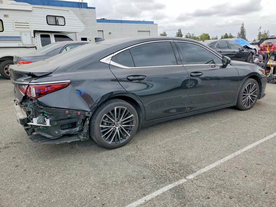 Photo 3 from auction – 2024 LEXUS ES 300H with VIN 58ADA1C13RU044528