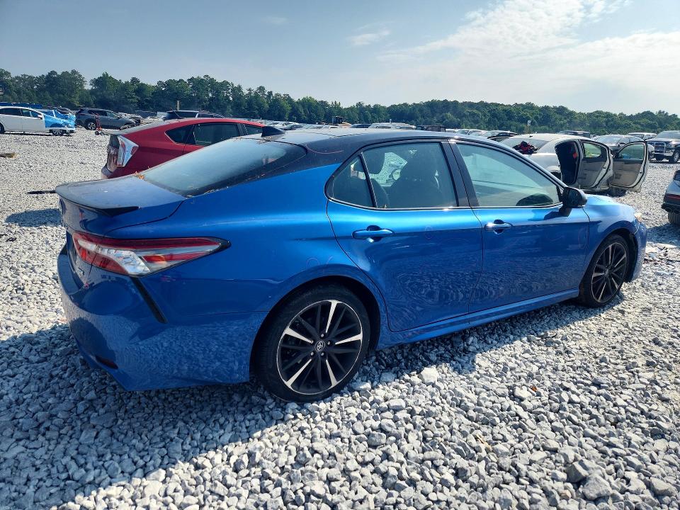 Photo 3 from auction – 2019 TOYOTA CAMRY with VIN 4T1B61HK2KU186344