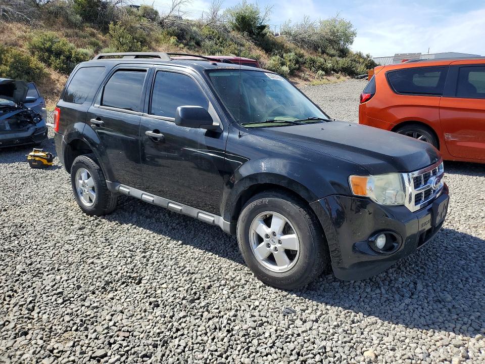 Photo 4 from auction – 2010 FORD ESCAPE with VIN 1FMCU9D73AKA85818