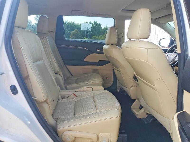 Photo 11 from auction – 2015 TOYOTA HIGHLANDER with VIN 5TDYKRFH9FS066955