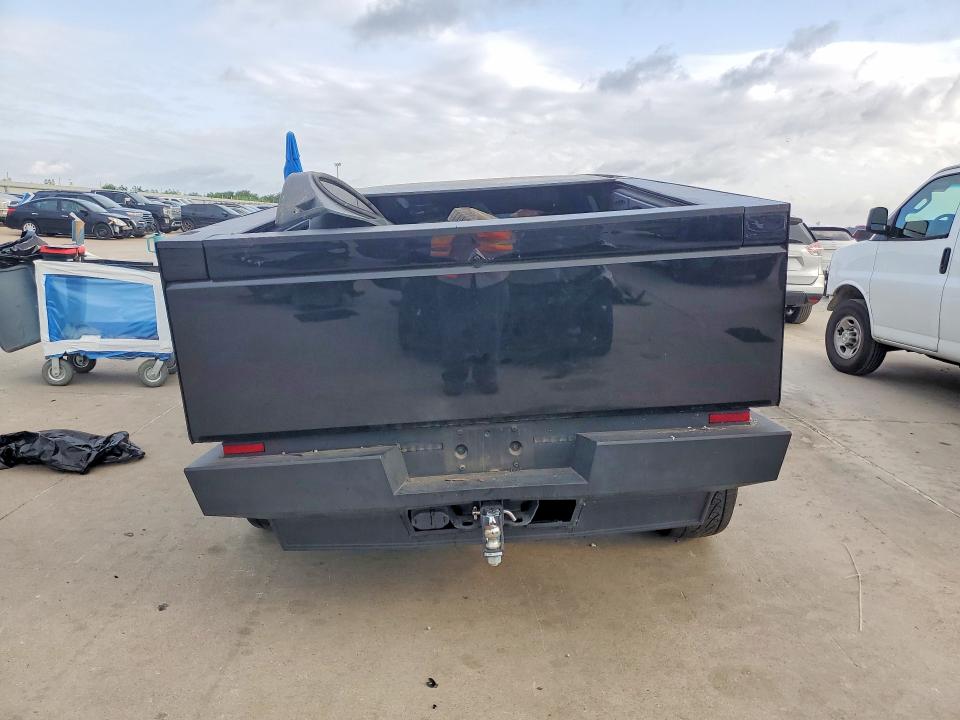 Photo 6 from auction – 2024 TESLA CYBERTRUCK with VIN 7G2CEHED3RA048206
