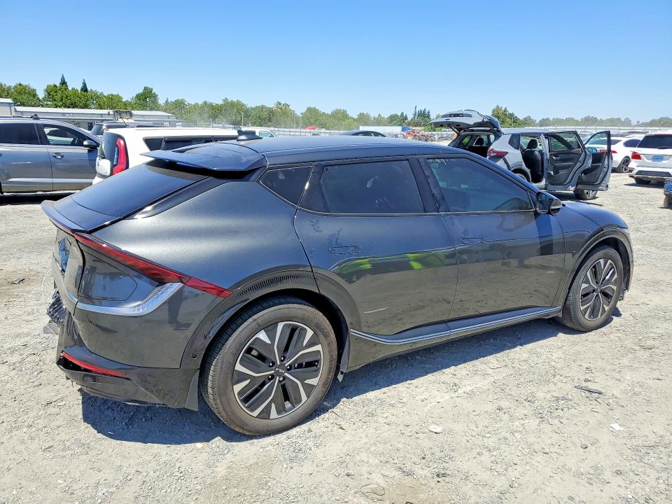 Foto 3 de la subasta – 2023 KIA EV6 con VIN KNDC34LAXP5117954