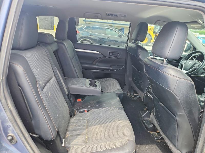Photo 11 from auction – 2016 TOYOTA HIGHLANDER with VIN 5TDBKRFH5GS250720