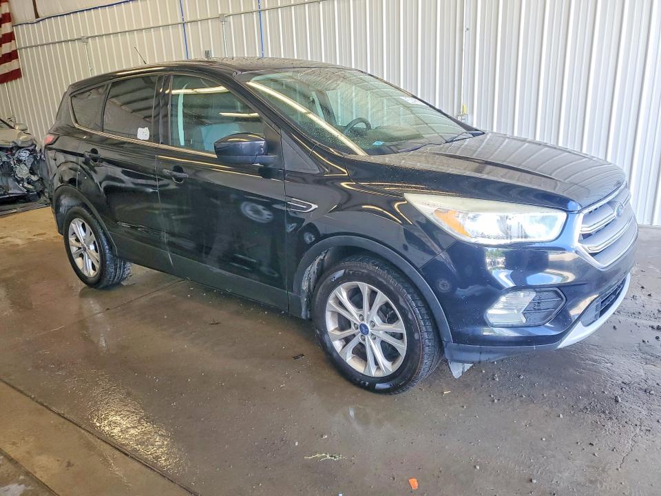 Photo 4 from auction – 2017 FORD ESCAPE with VIN 1FMCU9GD0HUC74717