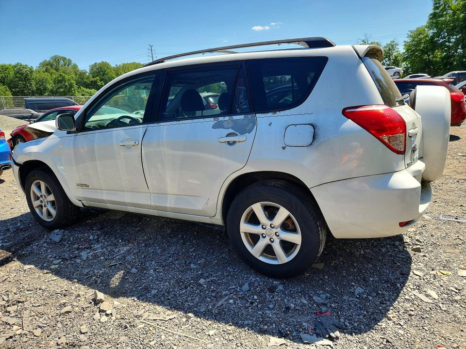 Снимка 2 от търг – 2007 TOYOTA RAV4 с VIN JTMBD31V475078934