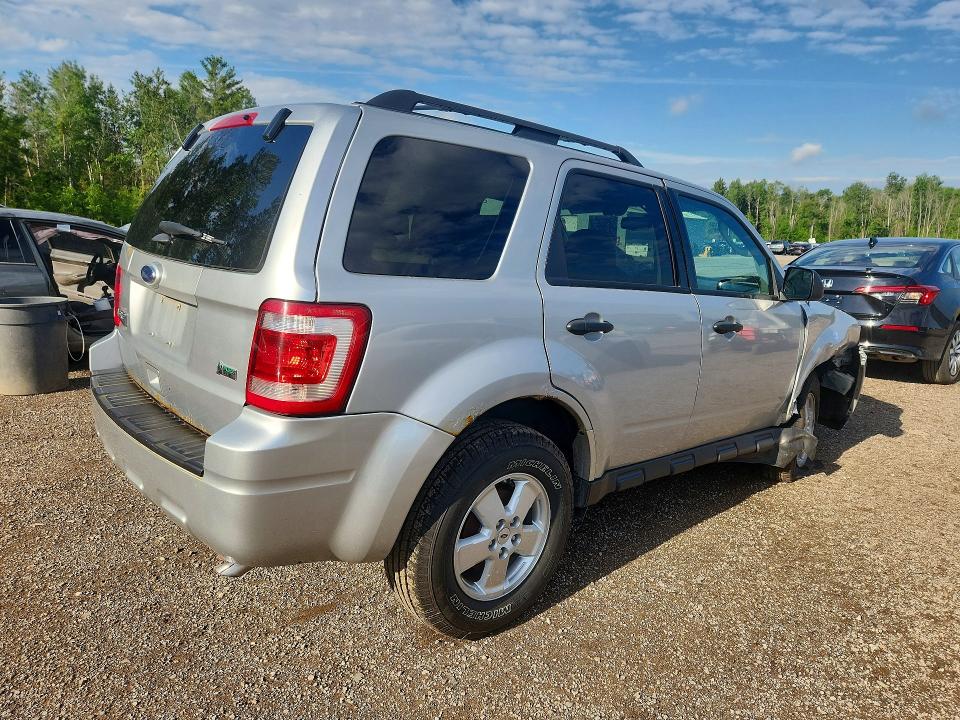 Photo 3 from auction – 2011 FORD ESCAPE with VIN 1FMCU0DG5BKB42534