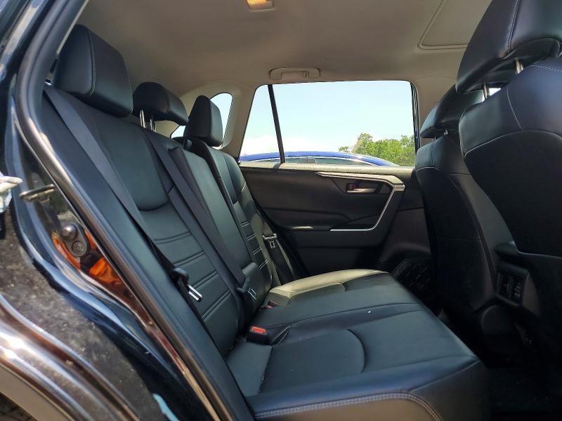 Photo 11 from auction – 2019 TOYOTA RAV4 with VIN 2T3C1RFV5KC007057
