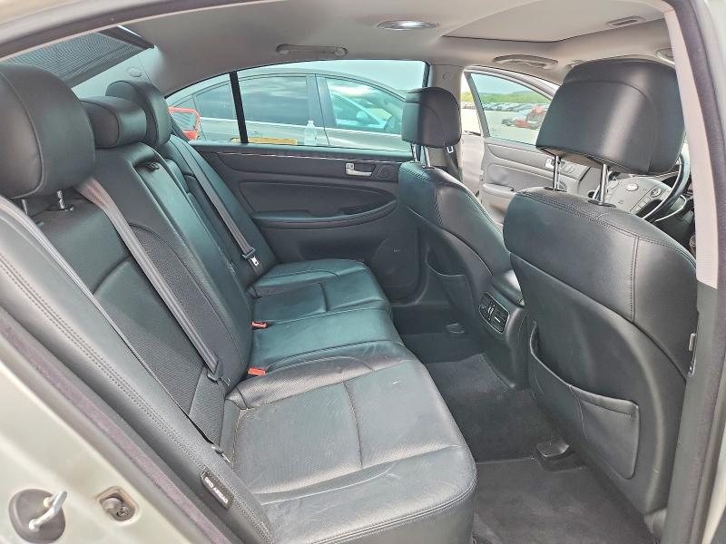 Photo 10 from auction – 2012 HYUNDAI GENESIS with VIN KMHGC4DD5CU181258