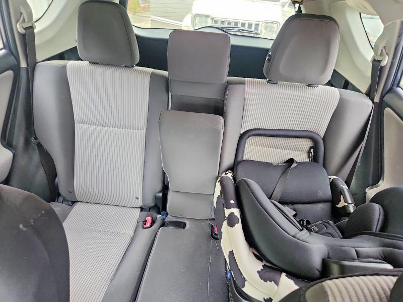 Photo 10 from auction – 2014 TOYOTA RAV4 with VIN JTMBFREV8ED079630