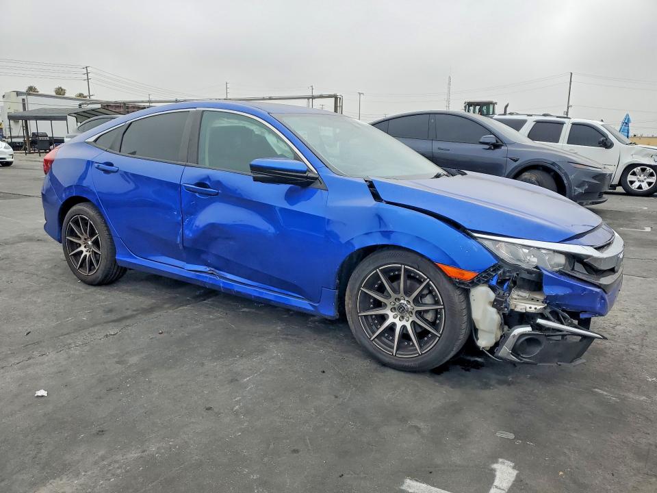 Photo 4 from auction – 2018 HONDA CIVIC with VIN 19XFC2F71JE030733