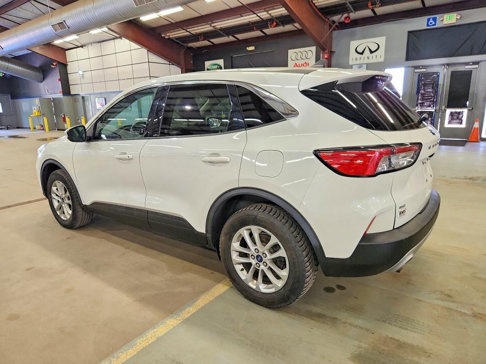 Photo 2 from auction – 2020 FORD ESCAPE with VIN 1FMCU9G63LUB46496