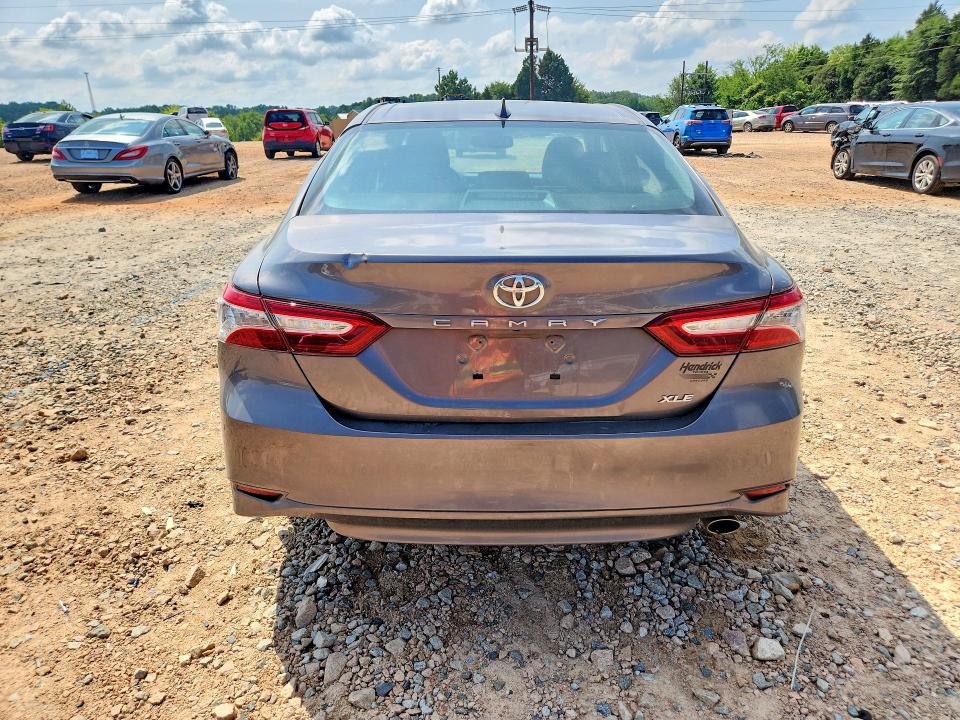 Photo 6 from auction – 2020 TOYOTA CAMRY with VIN 4T1F11AK7LU945694