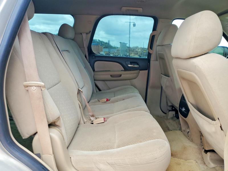 Photo 11 from auction – 2008 CHEVROLET TAHOE with VIN 1GNFC13078J213690