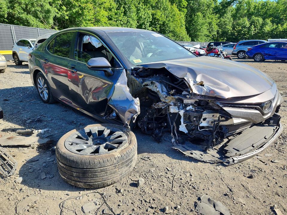 Photo 4 from auction – 2018 TOYOTA CAMRY with VIN 4T1B11HK4JU024325