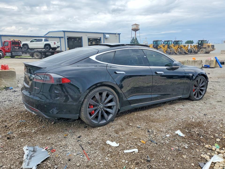 Photo 3 from auction – 2014 TESLA MODEL S with VIN 5YJSA1H20EFP66661